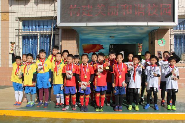 踢球者对德甲球队夏窗引援评分 拜仁第一多特第十